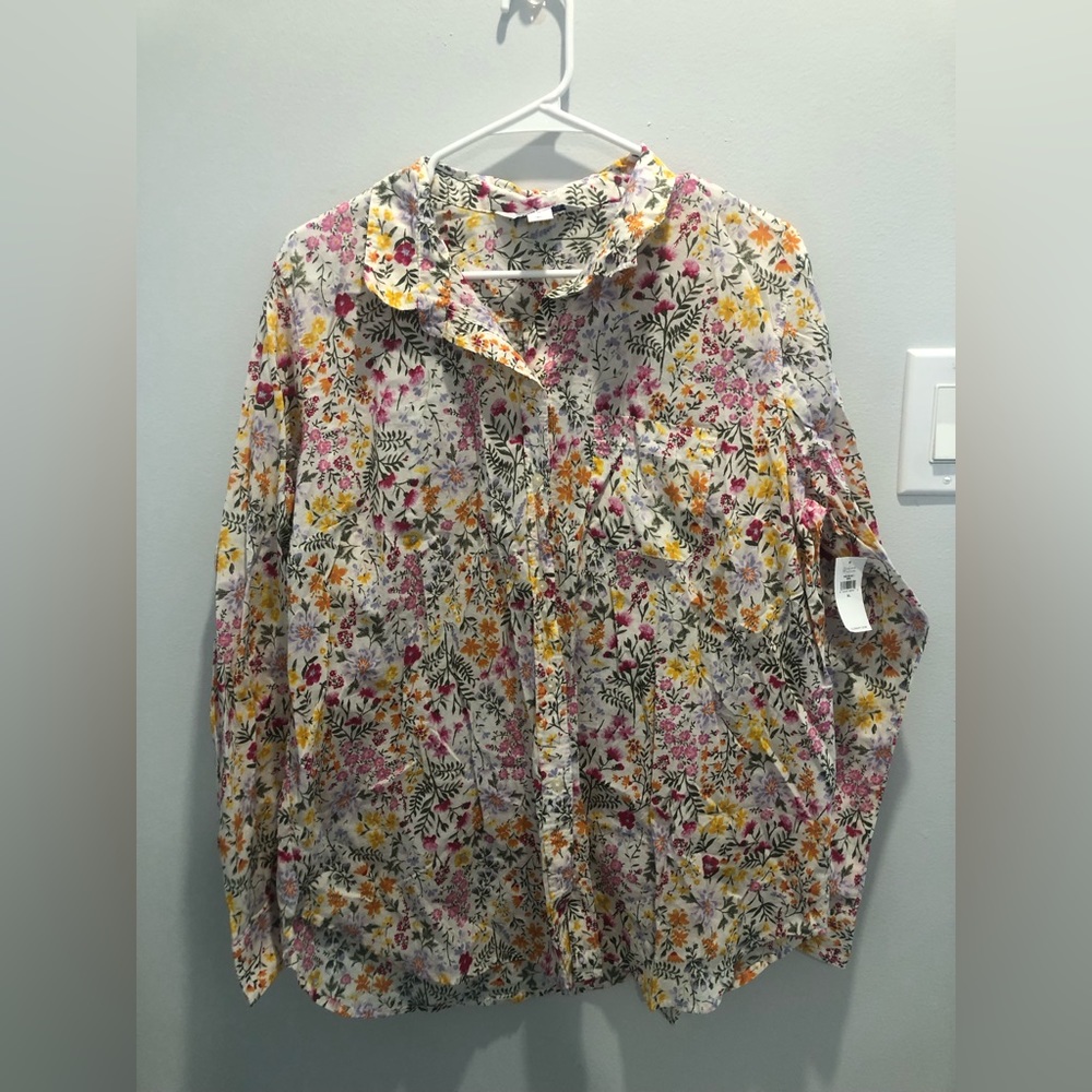 NWT Old Navy women’s floral button up shirt